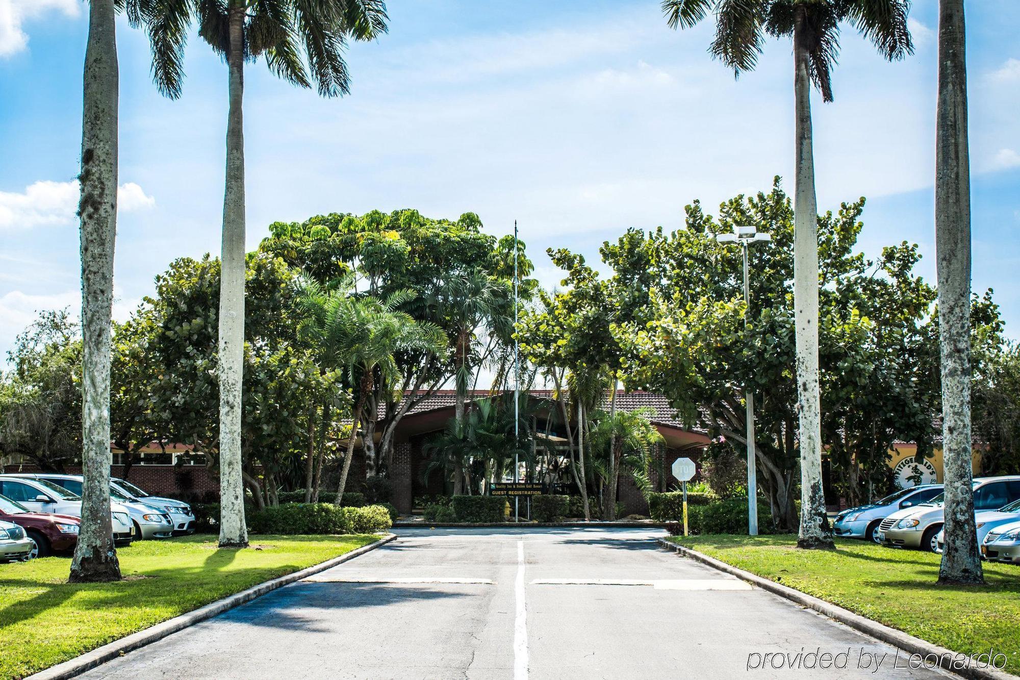 Quality Inn And Suites Golf Resort Golden Gate Exterior photo