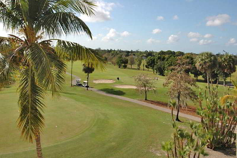 Quality Inn And Suites Golf Resort Golden Gate Facilities photo