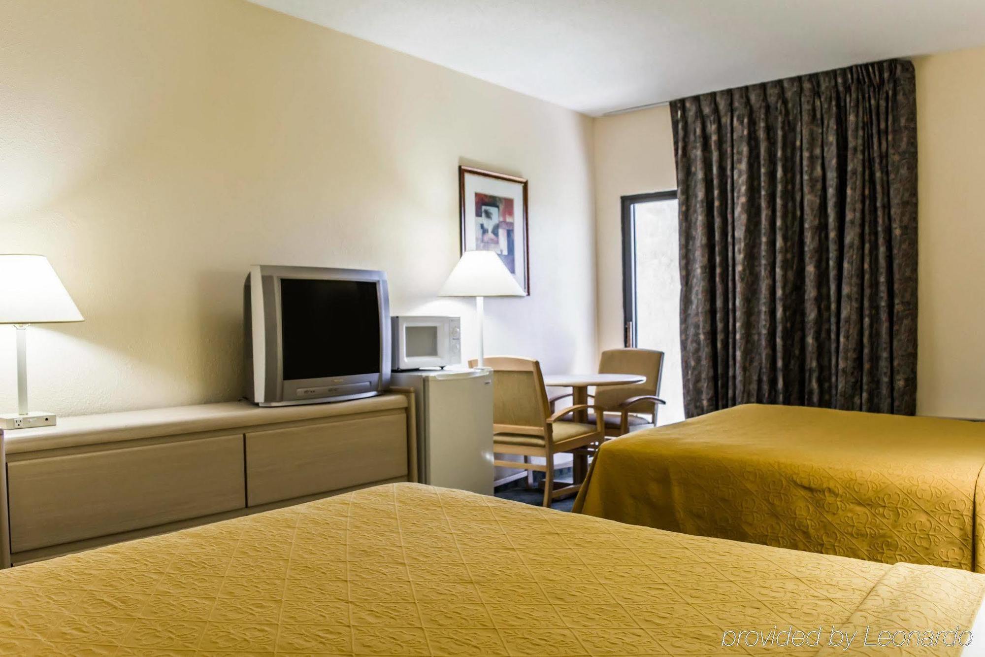 Quality Inn And Suites Golf Resort Golden Gate Exterior photo